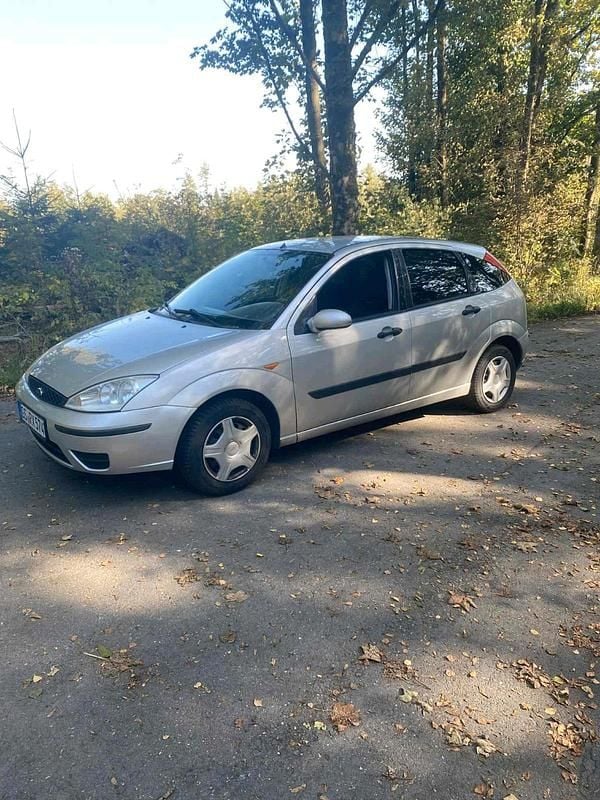 Silber Gebraucht 2003 Ford Focus Kleinwagen | 1.000 € (Fairer Preis) - Bild 1/4