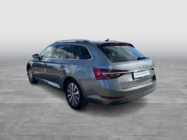 Gebraucht Skoda Superb 218 PS (160 kW) 2023 Graphitegrau metallic Kombi