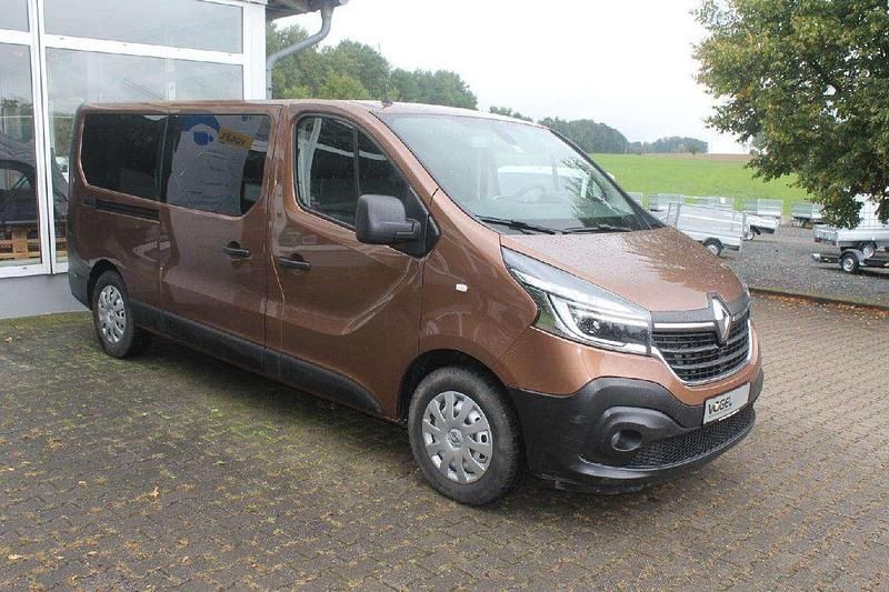 Kupferbraun Gebraucht 2020 Renault Trafic Life Van | 25.900 € (Teuer) - Bild 1/4