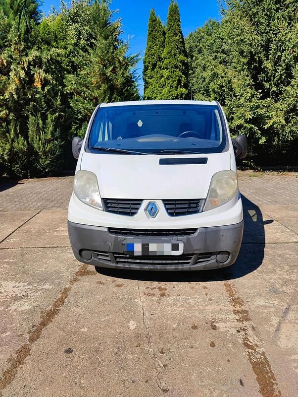 Weiß Gebraucht 2011 Renault Trafic Van | 3.650 € (Guter Preis) - Bild 1/4
