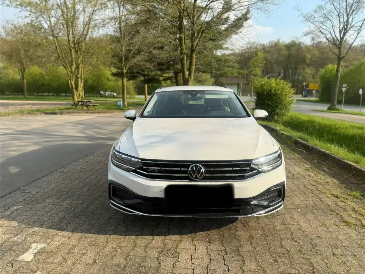 Gebraucht VW Passat GTE 218 PS (160 kW) 2021 Weiß Kombi