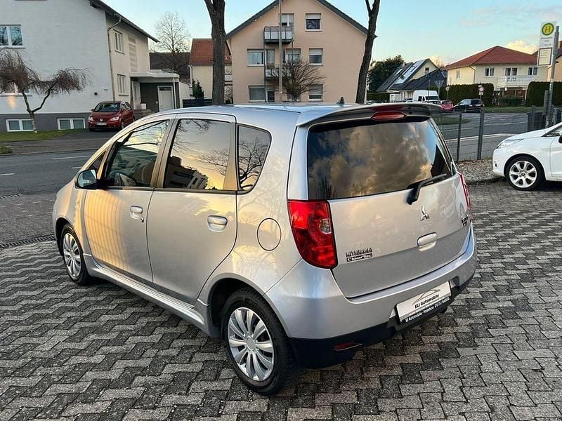 Gebraucht Mitsubishi Colt 75 PS (55 kW) 2012 Silber Kleinwagen