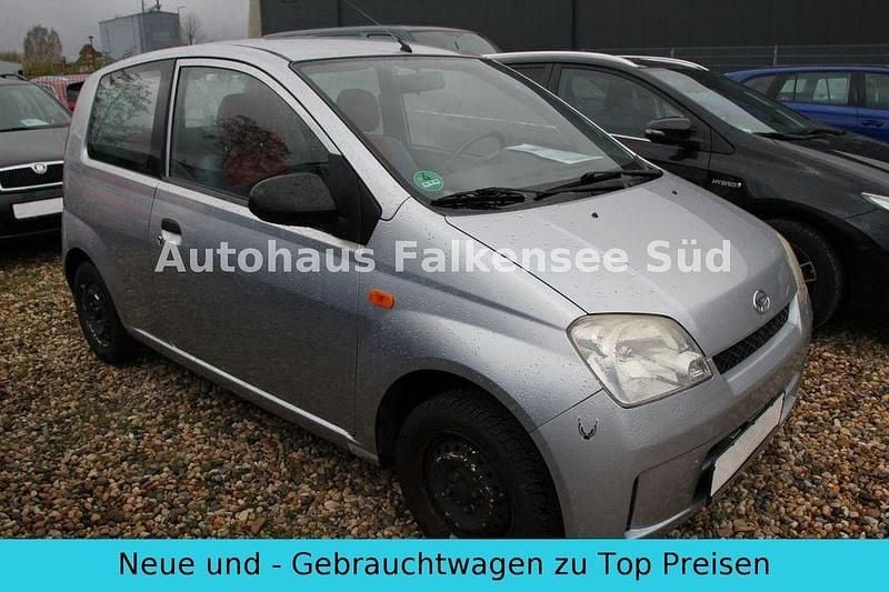 Gebraucht Daihatsu Cuore 58 PS (42 kW) 2003 Silber Kleinwagen