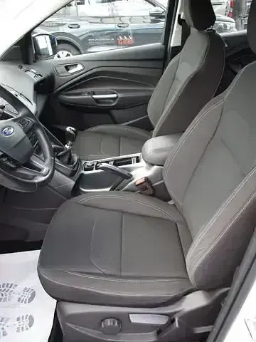 Gebraucht Ford Kuga Trend 120 PS (88 kW) 2019 Weiß SUV