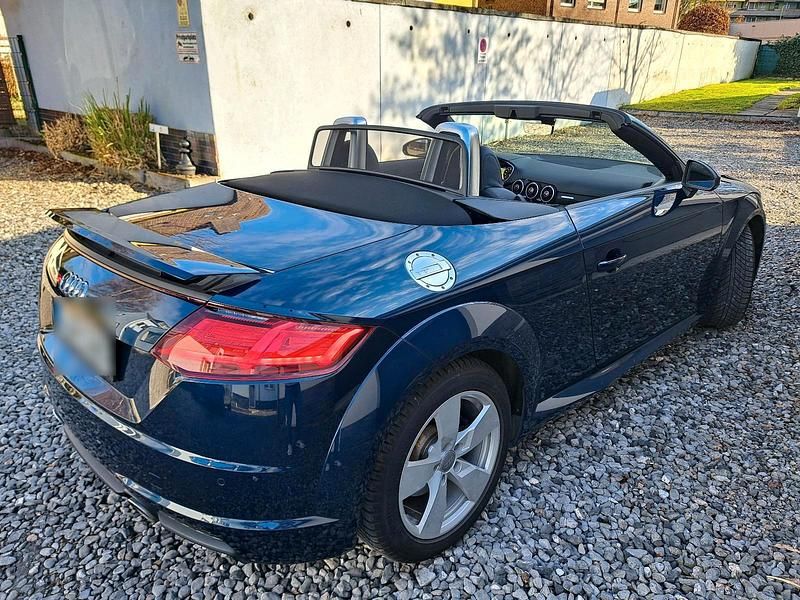 Gebraucht Audi TT Roadster 197 PS (144 kW) 2019 Blau Cabrio