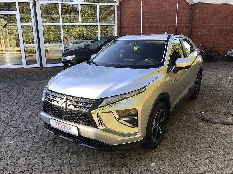 Silber Gebraucht 2022 Mitsubishi Eclipse Cross Basis SUV | 20.990 € (Superpreis) - Bild 1/4