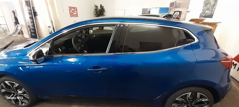 Neu Mitsubishi Colt Select 91 PS (66 kW) 2025 Blau Limousine