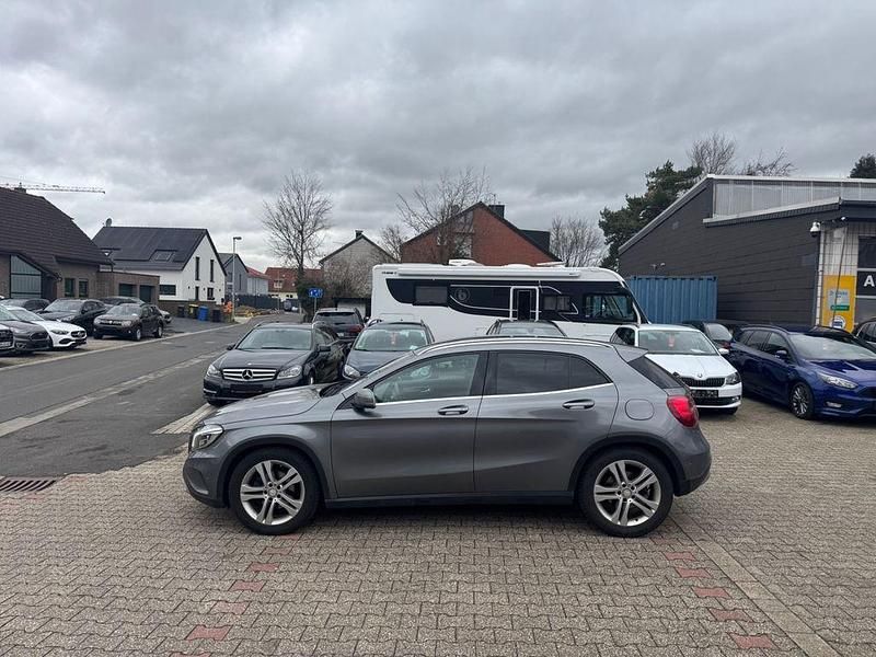 Gebraucht Mercedes GLA220 170 PS (125 kW) 2014 Grau SUV