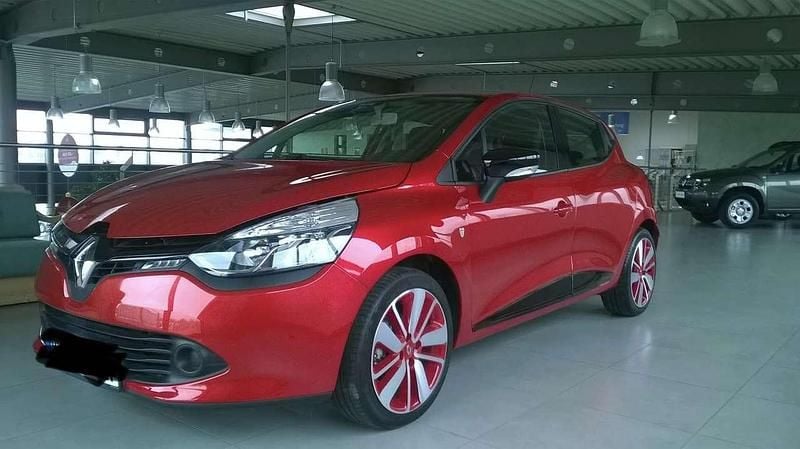 Gebraucht Renault Clio IV 90 PS (66 kW) 2013 Rot Limousine