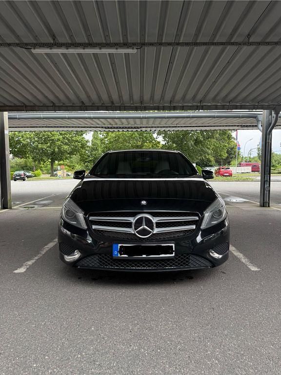 Schwarz Gebraucht 2013 Mercedes A220 Limousine | 9.150 € (Superpreis) - Bild 1/4