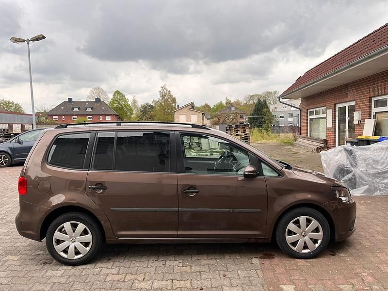 Gebraucht VW Touran 2012 Braun Van / Kleinbus