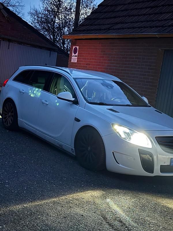 Gebraucht Opel Insignia OPC 360 PS (264 kW) 2012 Weiß Kombi