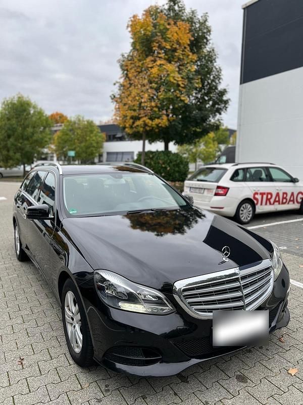 Gebraucht Mercedes E250 Elegance 204 PS (150 kW) 2013 Schwarz Kombi