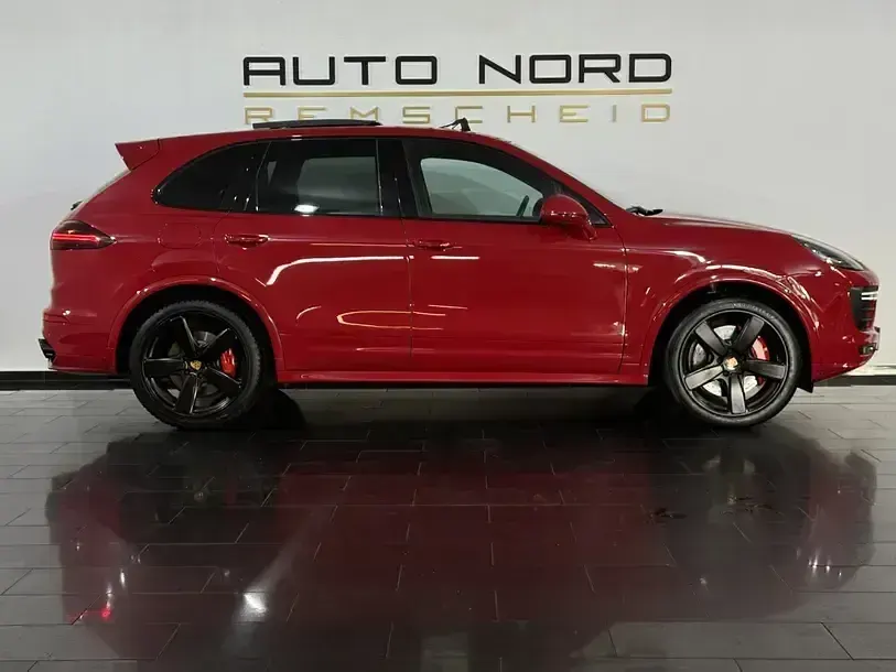 Gebraucht Porsche Cayenne GTS Chrono 441 PS (324 kW) 2017 Rot SUV