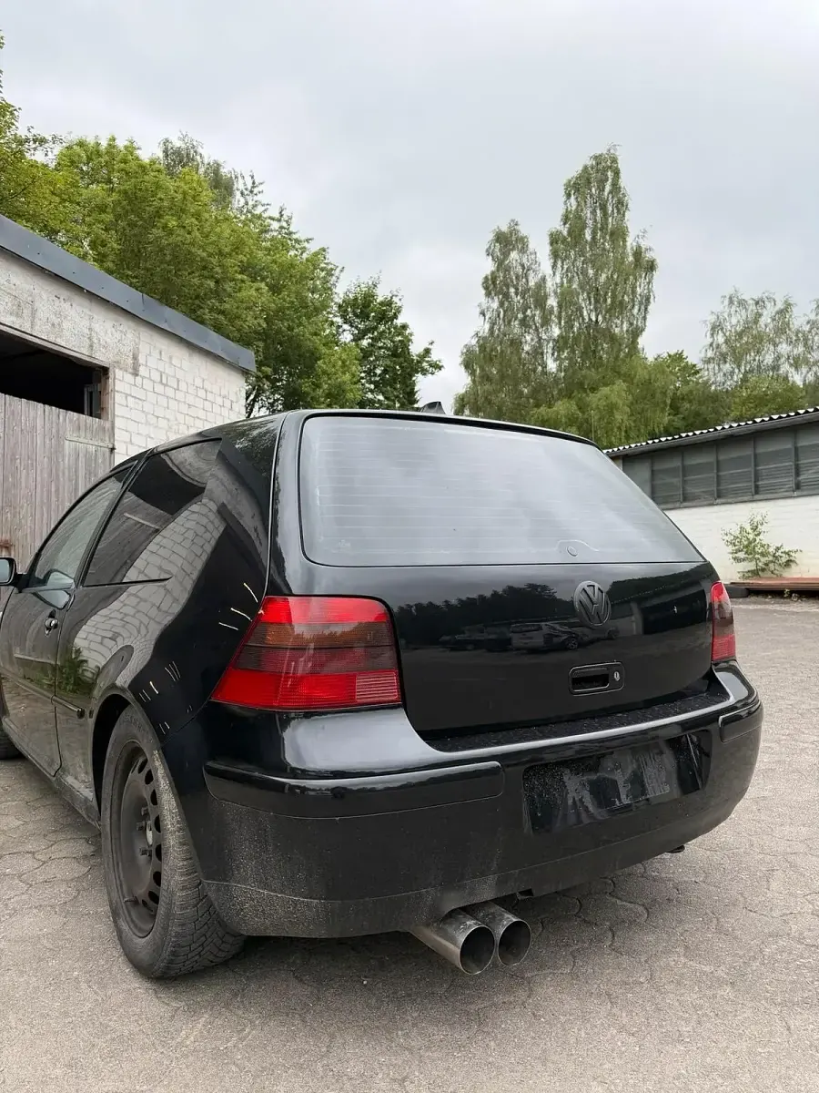 Gebraucht VW Golf III 100 PS (73 kW) 1998 Schwarz Limousine