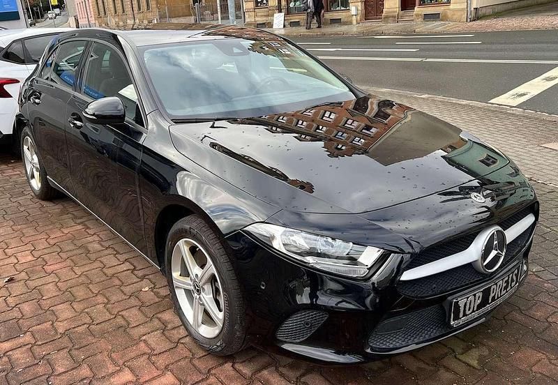 Gebraucht Mercedes A250 160 PS (117 kW) 2022 Nachtschwarz  unilack Kleinwagen