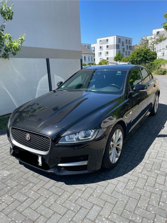 Schwarz Gebraucht 2016 Jaguar XF R-Sport Limousine | 17.498 € (Guter Preis) - Bild 1/4