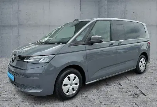 Gebraucht VW Multivan Basis 150 PS (110 kW) 2024 Pure grey Van / Kleinbus