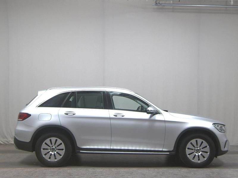 Silber Gebraucht 2020 Mercedes GLC220 Limousine | 26.780 € (Superpreis) - Bild 1/4