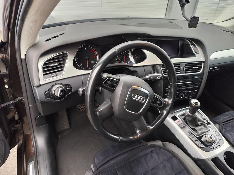 Andere farben Gebraucht 2011 Audi A4 Kombi | 5.700 € (Superpreis) - Bild 1/4