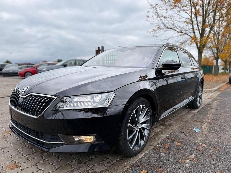 Schwarz Gebraucht 2019 Skoda Superb LAURIN & KLEMENT Kombi | 17.500 € (Guter Preis) - Bild 1/4
