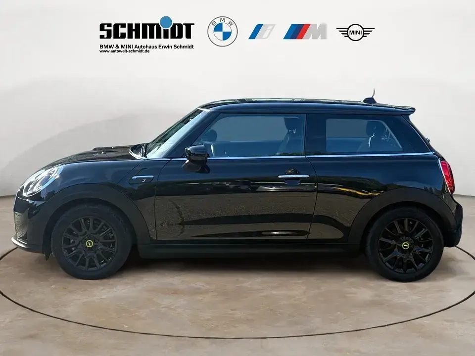 Gebraucht Mini Cooper SE Classic 135 kW (184 PS) 2023 (schwarz)  midnight black Kleinwagen