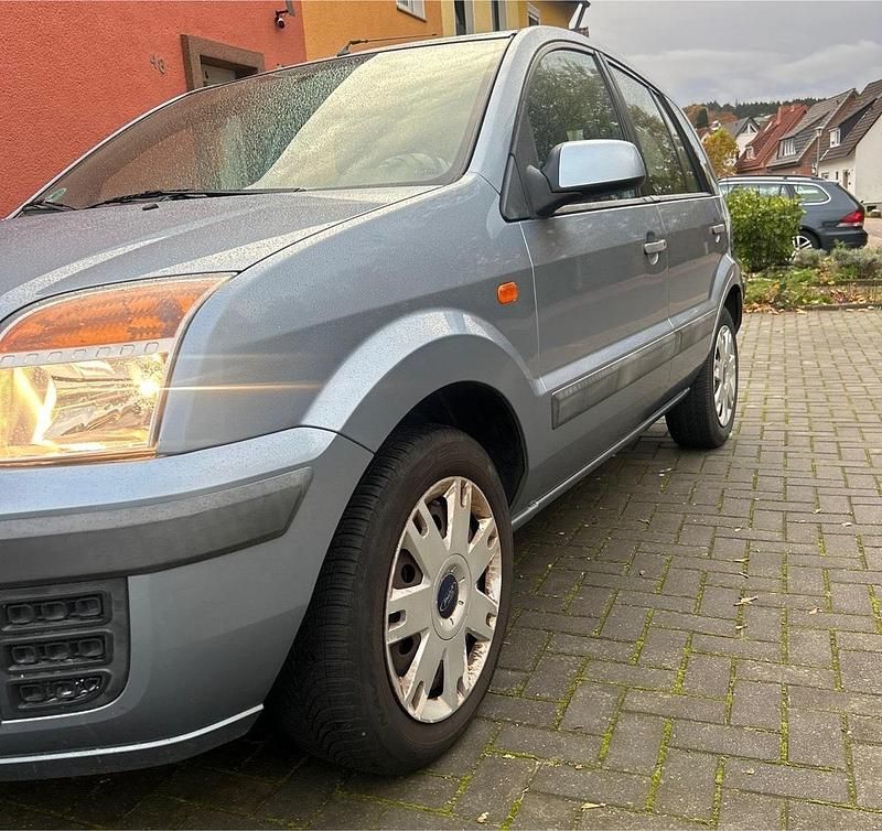 Blau Gebraucht 2006 Ford Fusion Van / Kleinbus | 1.399 € (Fairer Preis) - Bild 1/4