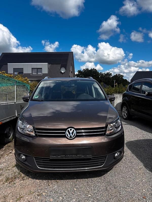 Braun Gebraucht 2014 VW Touran Van / Kleinbus | 5.750 € (Superpreis) - Bild 1/4