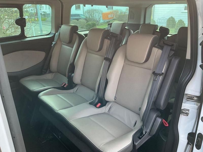 Gebraucht Ford Tourneo 170 PS (125 kW) 2017 Weiß Van / Kleinbus