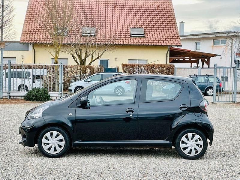 Gebraucht Toyota Aygo Cool 68 PS (50 kW) 2014 Midnight black Kleinwagen