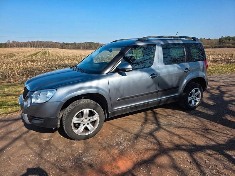 Gebraucht Skoda Yeti 105 PS (77 kW) 2013 Grau SUV