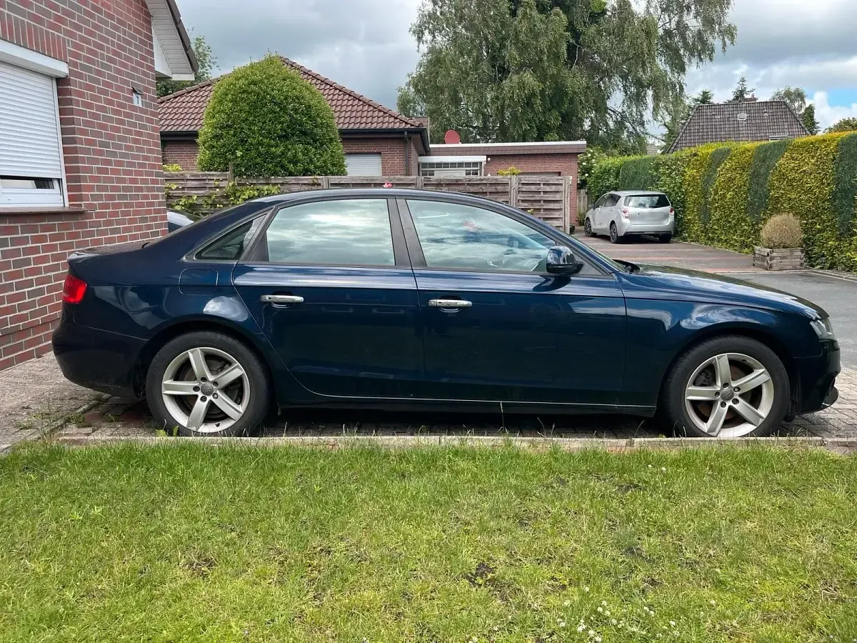 Gebraucht Audi A4 160 PS (117 kW) 2008 Blau Limousine