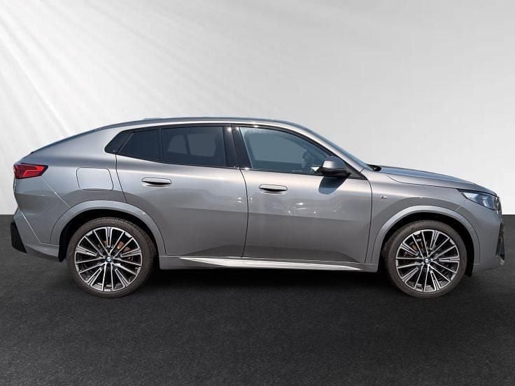 Gebraucht BMW X2 M Sport 150 PS (110 kW) 2024 Skyscraper grau metallic SUV