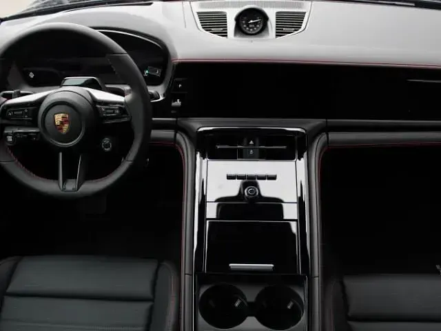 Neu Porsche Panamera 544 PS (400 kW) 2026 Tiefschwarzmetallic (metallic) Kleinwagen