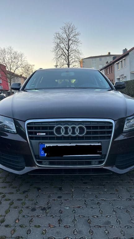 Braun Gebraucht 2011 Audi A4 Design Kombi | 6.400 € (Guter Preis) - Bild 1/4