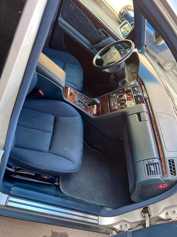 Gebraucht Mercedes E280 204 PS (150 kW) 1997 Silber Limousine