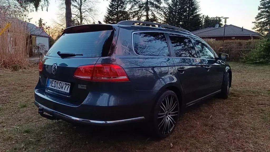 Gebraucht VW Passat Trendline 140 PS (102 kW) 2012 Grau Kombi