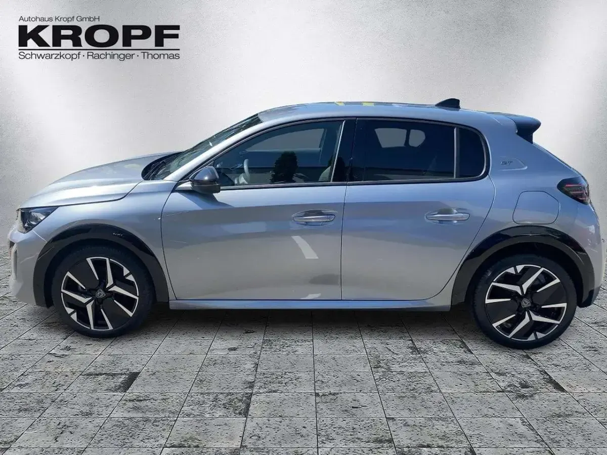 Neu Peugeot 208 GT 136 PS (100 kW) 2026 Lack grau artense/typ aussenve Kleinwagen