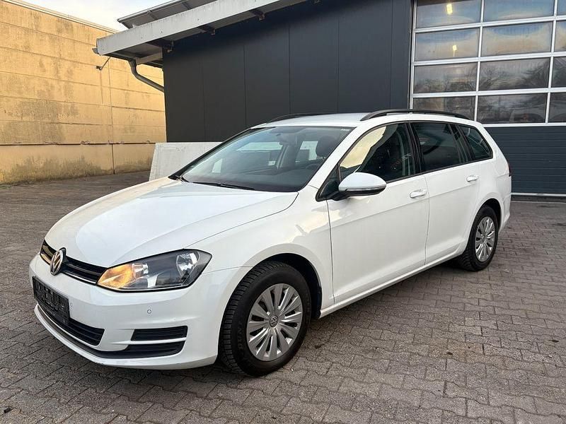 Gebraucht VW Golf VII Trendline 110 PS (80 kW) 2015 Weiß Kombi