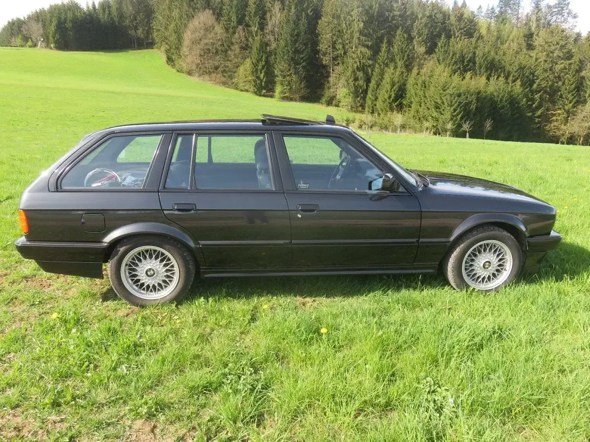Gebraucht BMW 320 129 PS (94 kW) 1988 Schwarz Kombi
