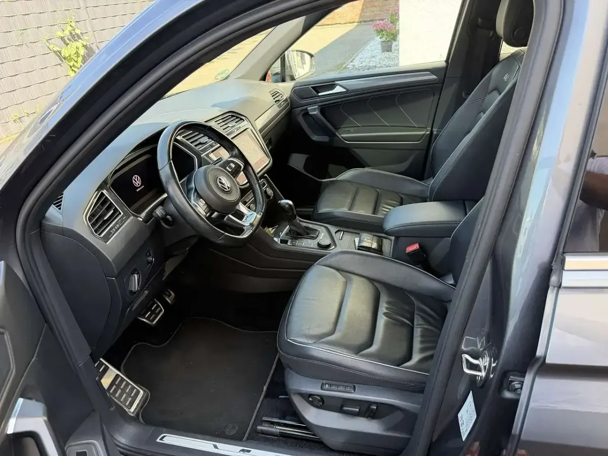 Gebraucht VW Tiguan Allspace Highline 200 PS (147 kW) 2021 Grau SUV