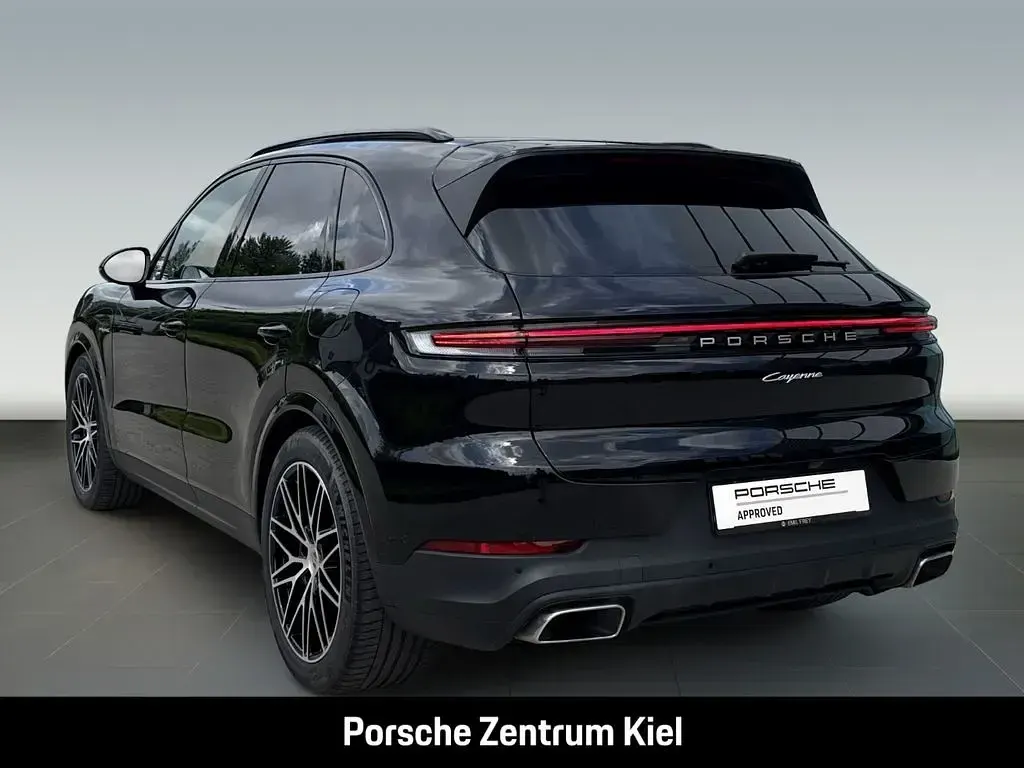 Gebraucht Porsche Cayenne 470 PS (345 kW) 2025 Chromitschwarzmetallic SUV