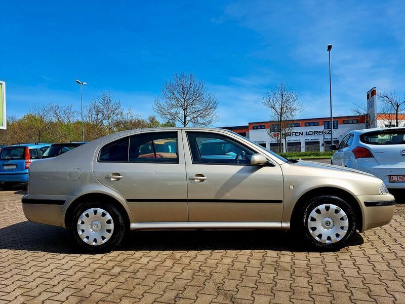 Gebraucht Skoda Octavia Tour 75 PS (55 kW) 2005 Beige Limousine