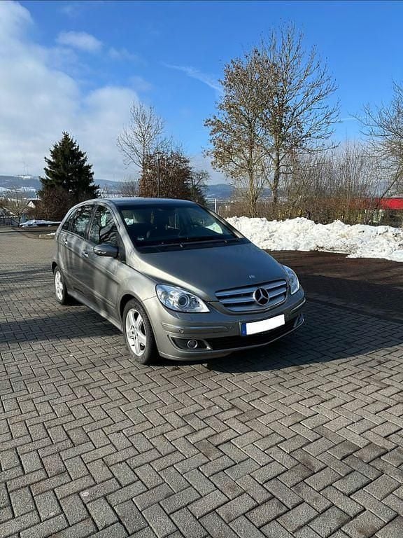 Gebraucht Mercedes B200 140 PS (102 kW) 2005 Grau Van / Kleinbus