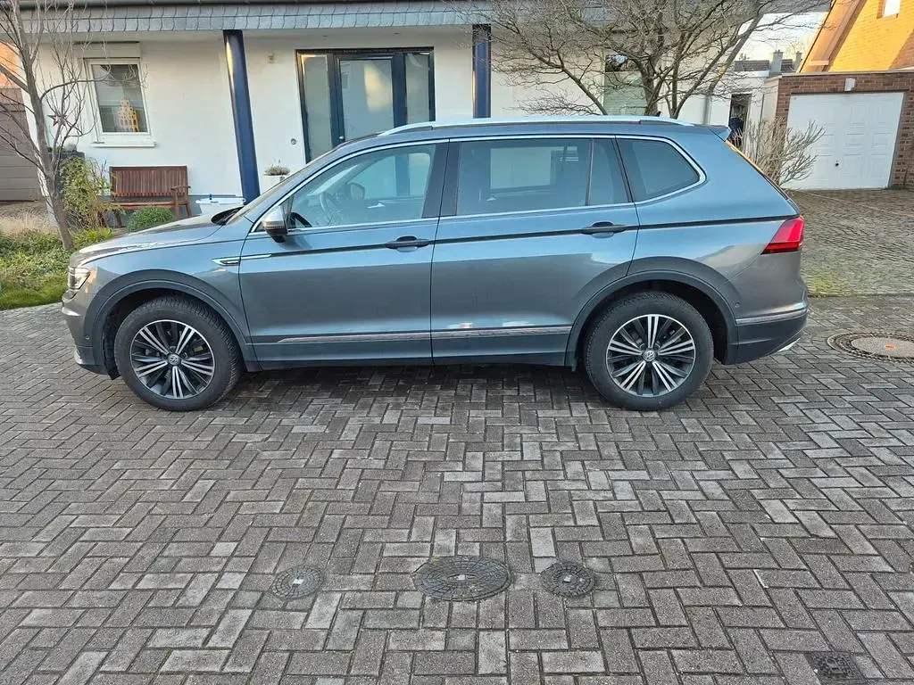 Gebraucht VW Tiguan Allspace 190 PS (139 kW) 2019 Grau SUV