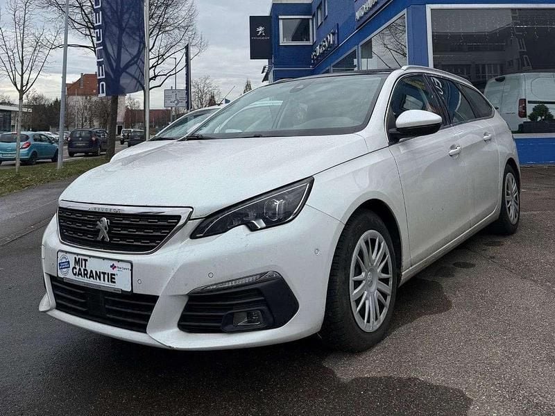 Gebraucht Peugeot 308 Allure 131 PS (96 kW) 2018 Lack weiss perlglänzend Kombi