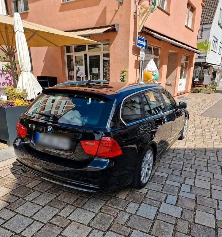 Gebraucht BMW 320 170 PS (125 kW) 2012 Blau Limousine