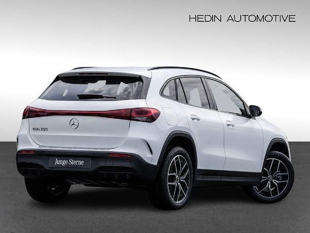 Weiß Gebraucht 2023 Mercedes EQA250 AMG SUV | 31.990 € (Guter Preis) - Bild 1/4