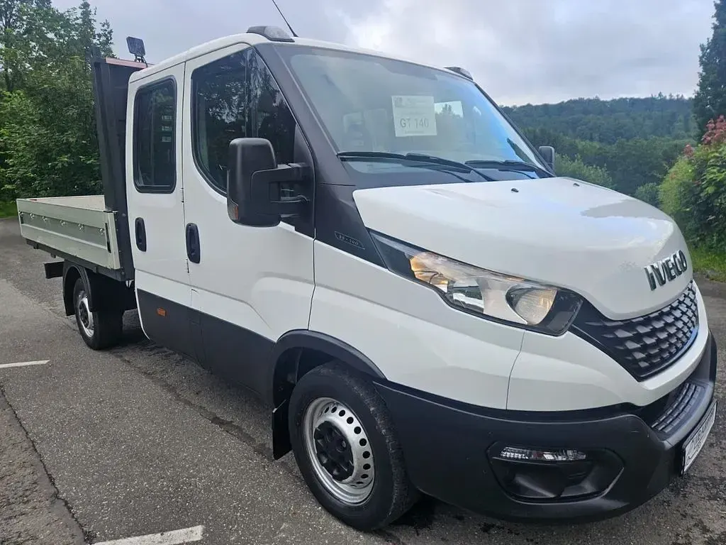 Gebraucht Iveco Daily 136 PS (100 kW) 2020 Weiß Limousine