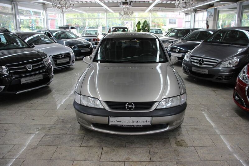 Gebraucht Opel Vectra 101 PS (74 kW) 1996 Grau Limousine